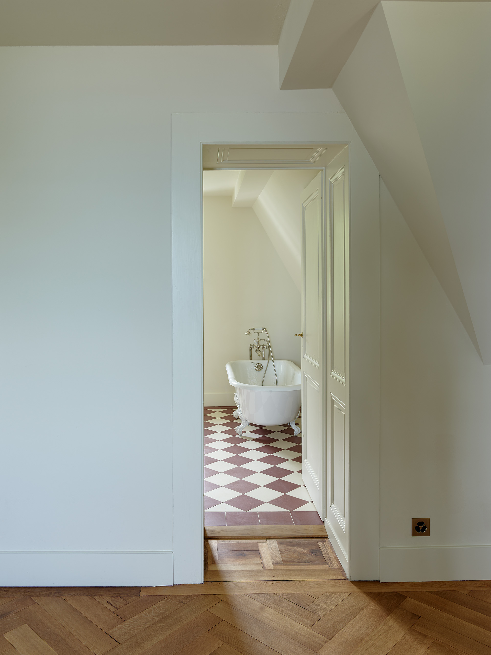 Ahp0069 AIQ4 009069 J2560